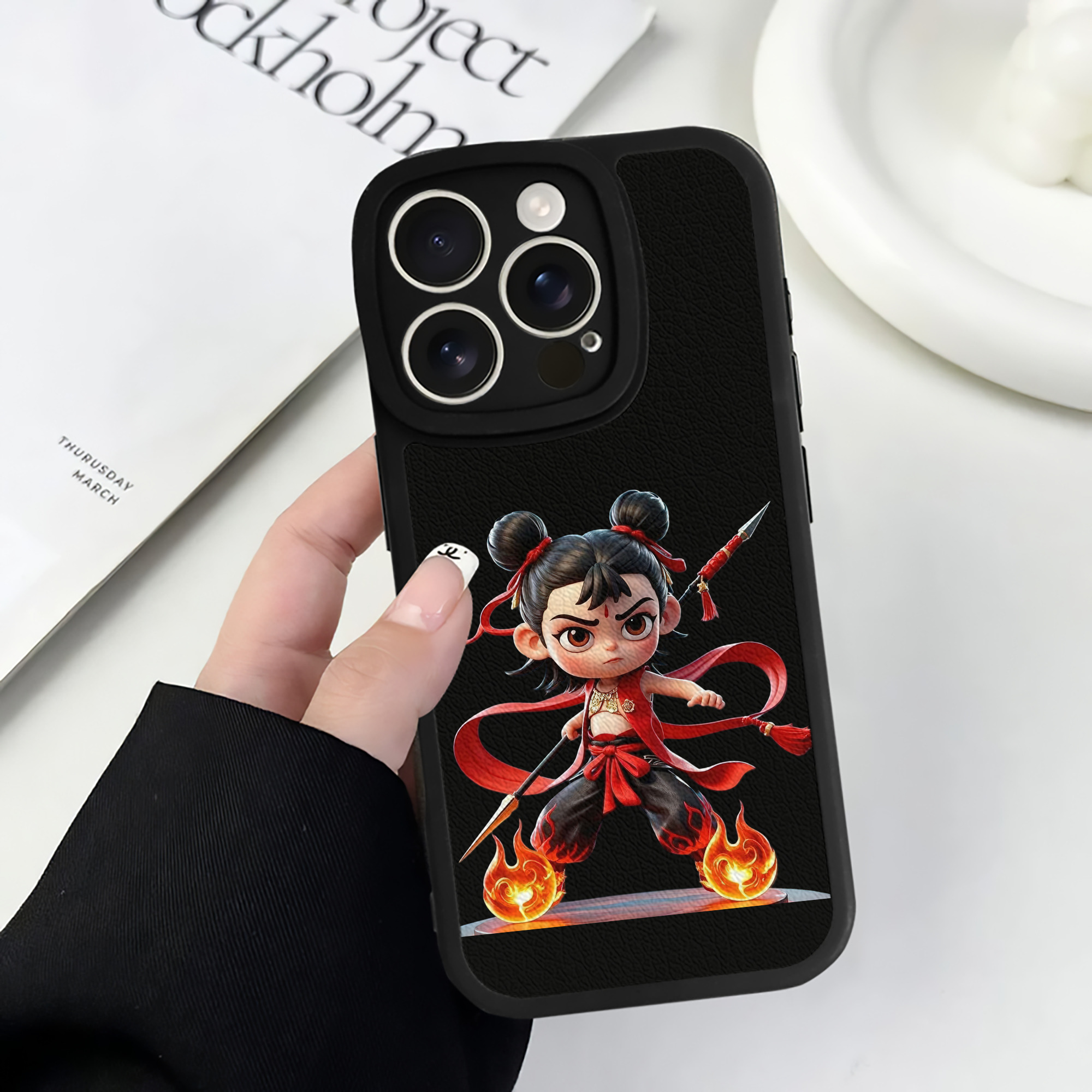 （画像用） Ne Zha 2 ナタ 魔童の大暴れ 【iPhone 16シリーズ対応】シリコンスマホケース（レザー調） 材質：シリコン